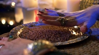 Гадалка, 411 серия. Женатые женихи