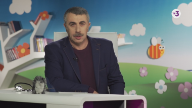 Спросите доктора Комаровского | Стоит ли принимать вместе с антибиотиками другие лекарства?